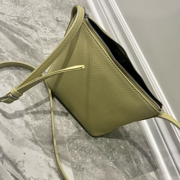 Matt and natt summer crossbody green - Picture 3 of 3